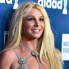 Britney Spears apologises after lighting a cigarette on a plane