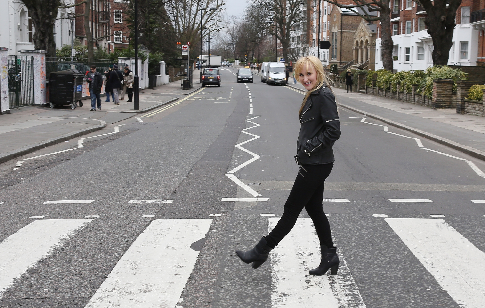 Singer and One Direction support act Camryn Magness dies aged 26 after scooter accident